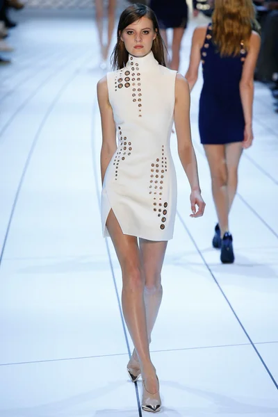 Look 13